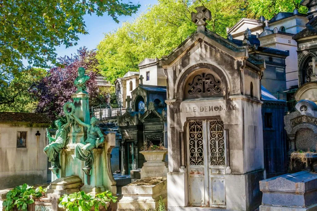 Audio Guide App for Your Smartphone: Père Lachaise Cemetery Walking Tour
