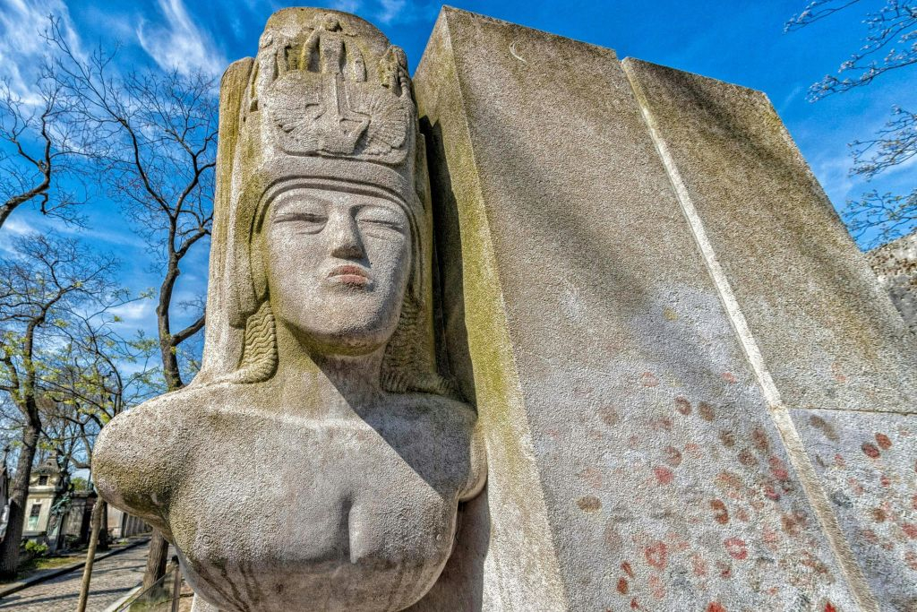 Audio Guide App for Your Smartphone: Père Lachaise Cemetery Walking Tour