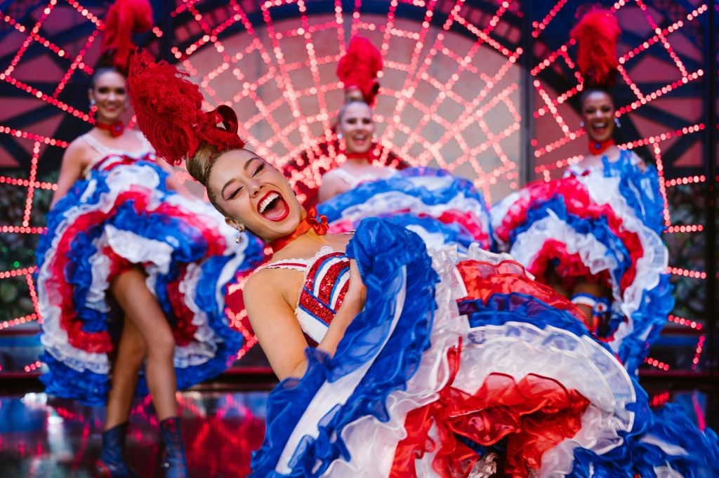 Paris: City Night Bus Tour + Moulin Rouge Show