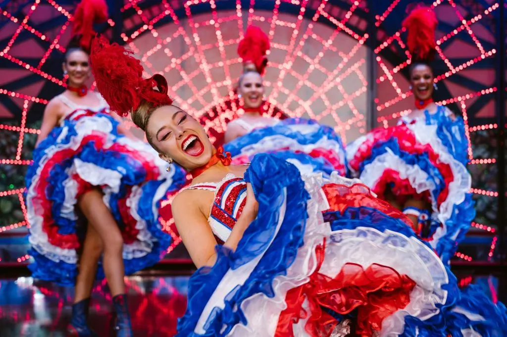 Paris: City Night Bus Tour + Moulin Rouge Show