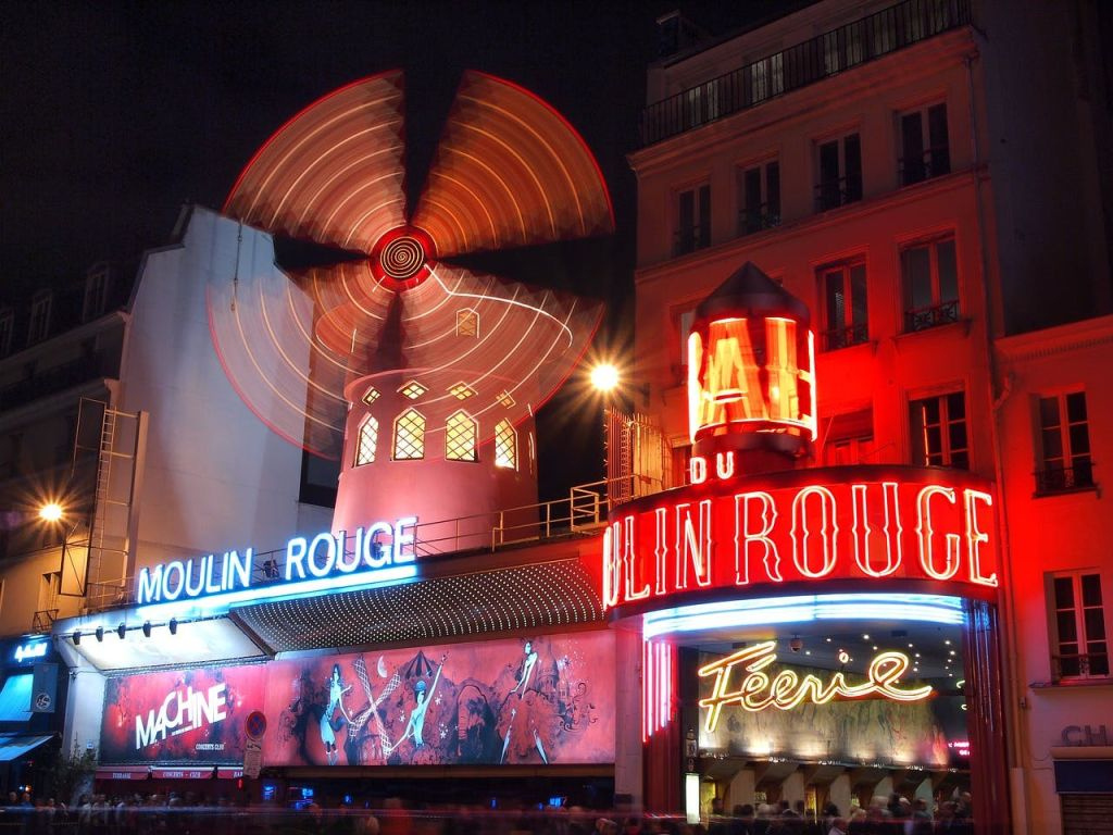 Paris: City Night Bus Tour + Moulin Rouge Show