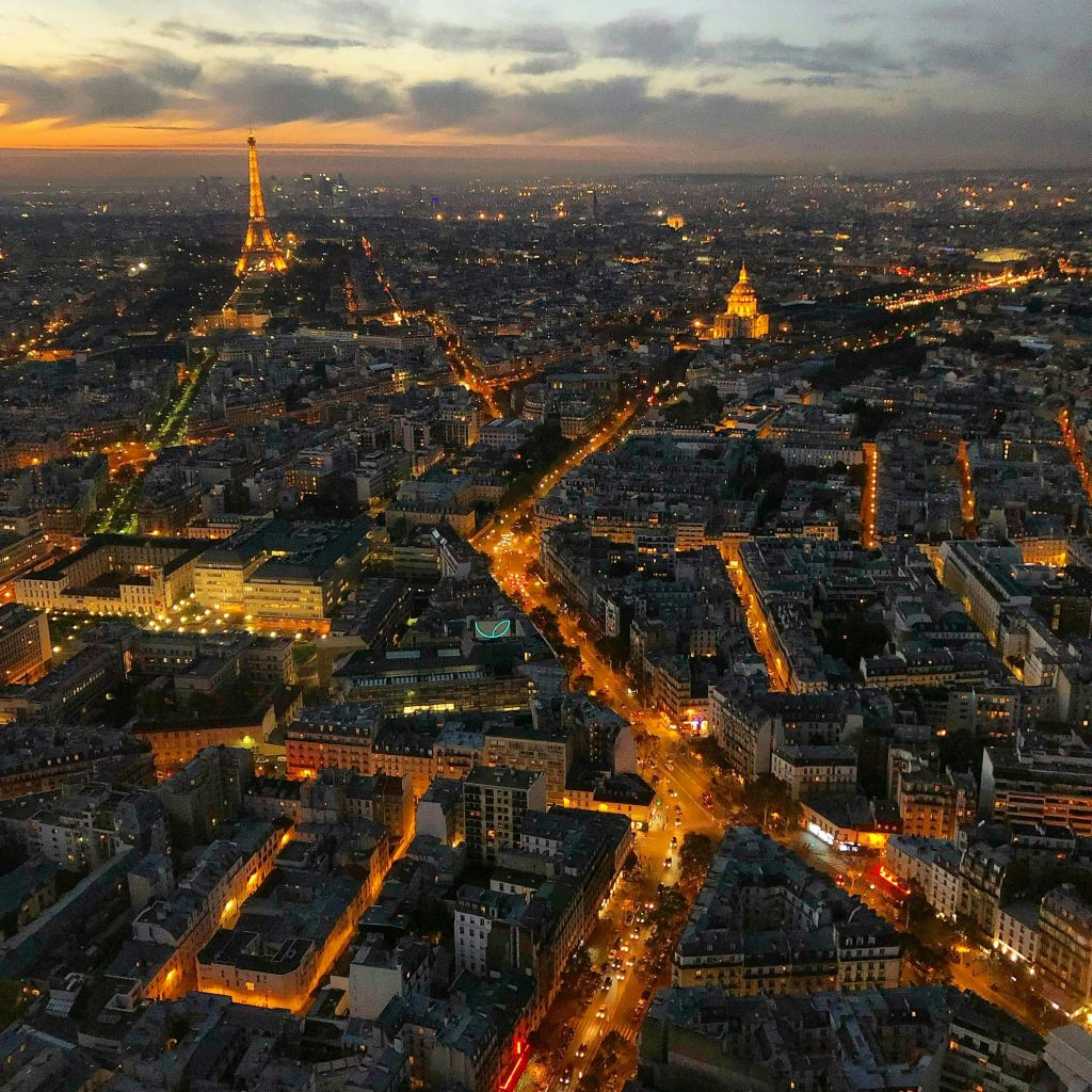 Paris: City Night Bus Tour + Moulin Rouge Show