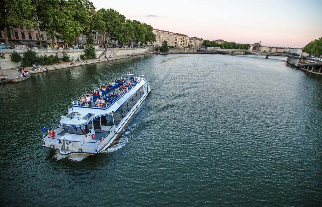 Guided Sightseeing Cruise on the Saône by Les Bateaux Lyonnais