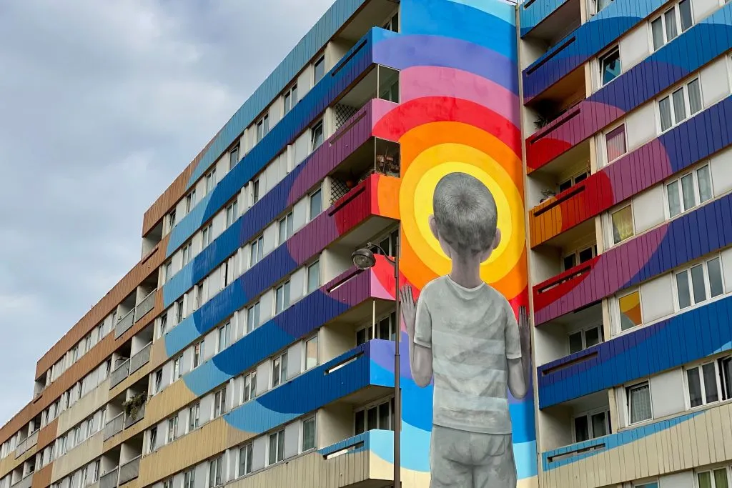 Paris Street Art: Audio Guide App for Your Smartphone