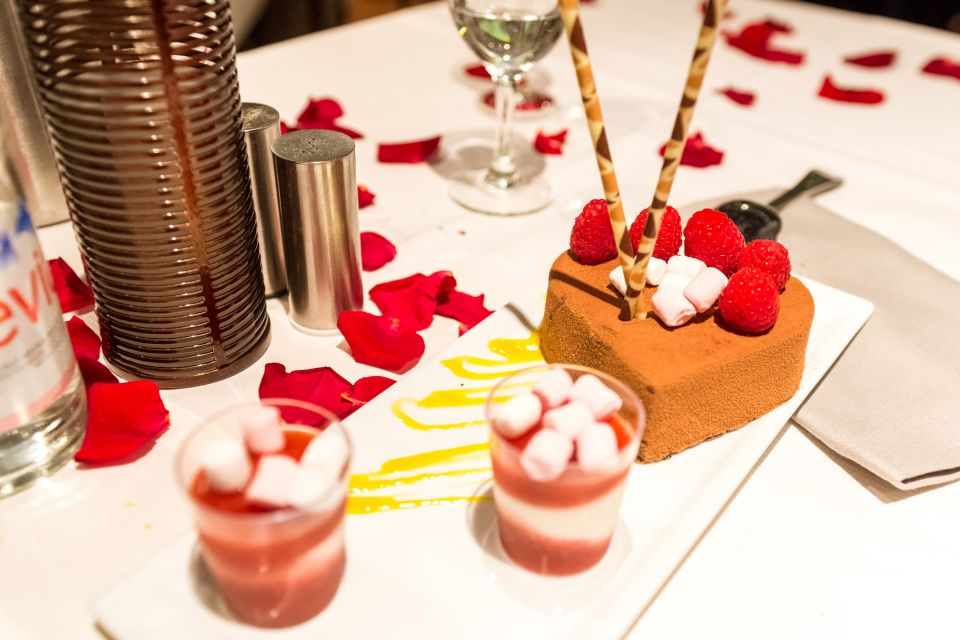 Paris : Dîner-croisière sur la Seine avec repas gastronomique en 3 services