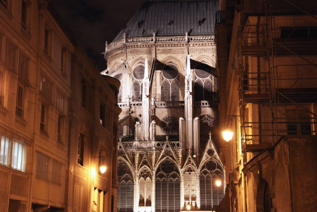 Dark Heart of Paris: Ghost and Mystery Walking Tour by Night