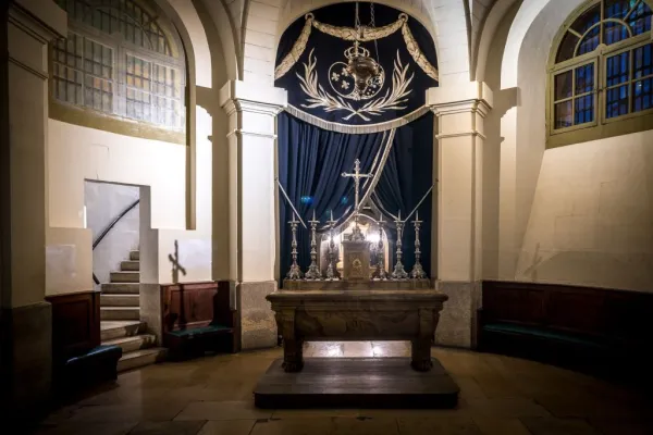 Notre-Dame Cathedral of Paris & Île de la Cité: Small Group Guided Walking Tour