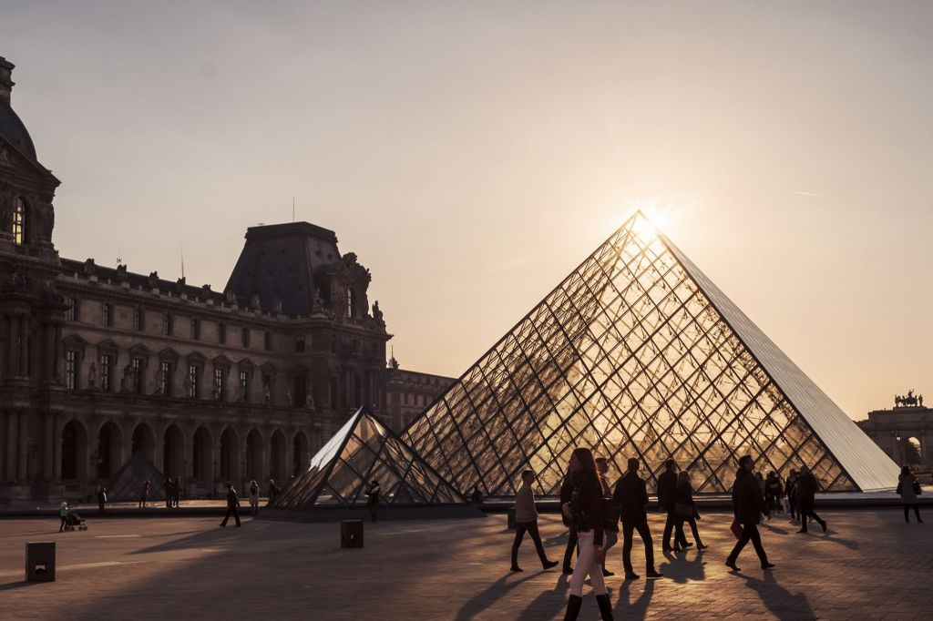 Museu do Louvre: entrada exclusiva + tour guiado ao entardecer
