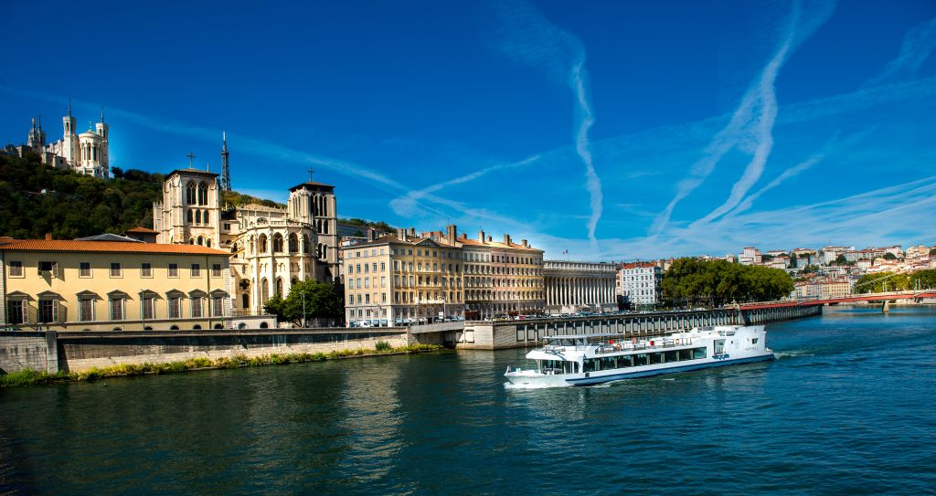 Almuerzo Crucero por el Saona en Les Bateaux Lyonnais Hermès II