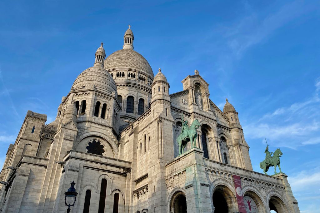 The Hidden Face of Montmartre: Smartphone Walking Tour