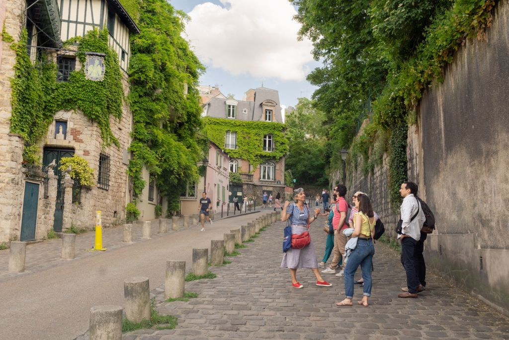Paris: Montmartre Guided Walking Tour