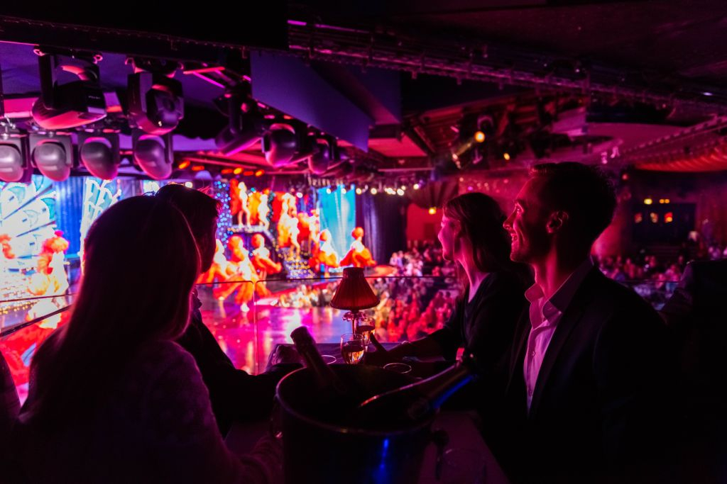 Paris: Seine River Cruise + Moulin Rouge Show with Transport
