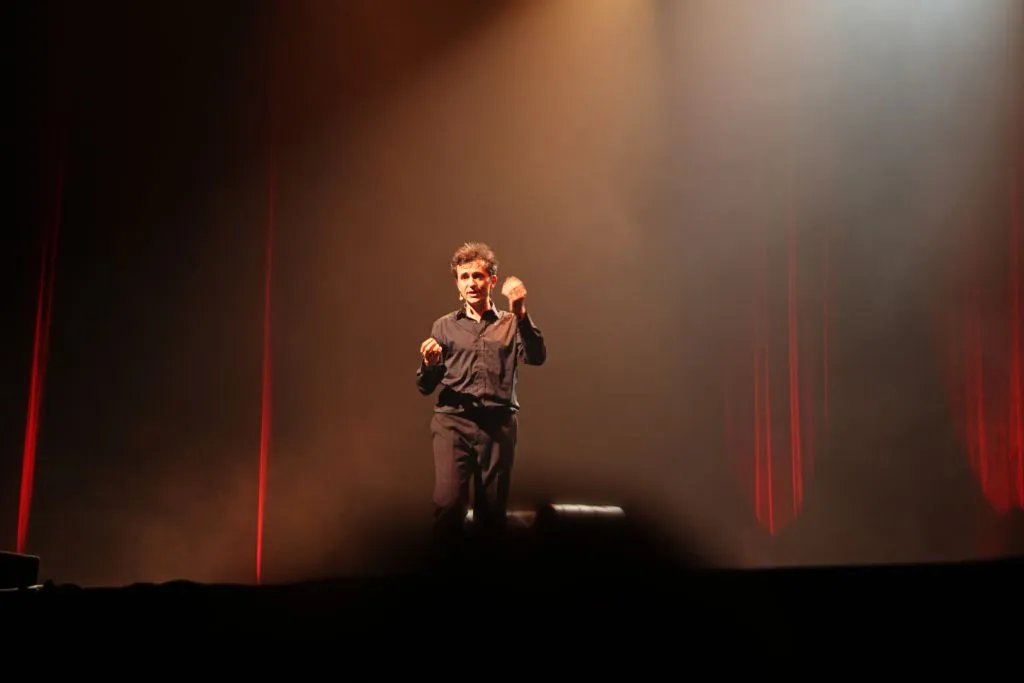 How To Become A Parisian In One Hour (Comedy Show)