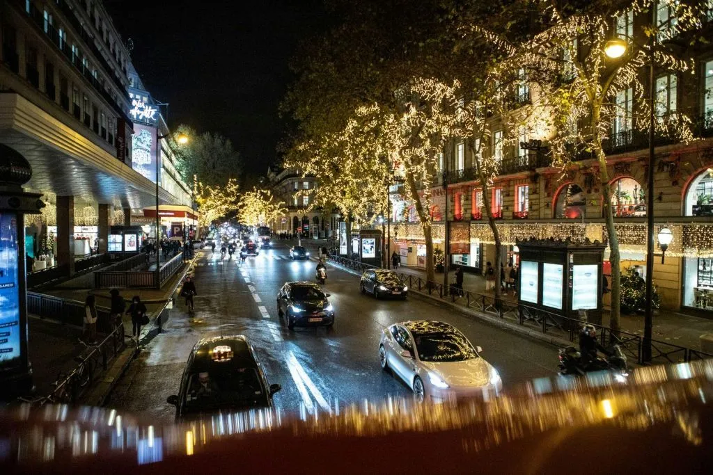 Tootbus Paris: Eco-friendly Christmas Lights Tour