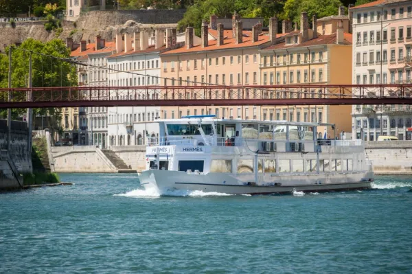 Dîner-croisière sur la Saône par Les Bateaux Lyonnais Hermès II