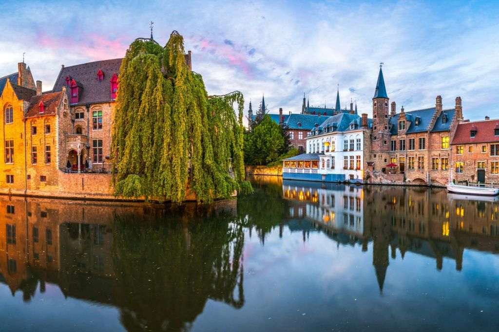 Bruges: Self-Guided Day Trip with Transport from Paris