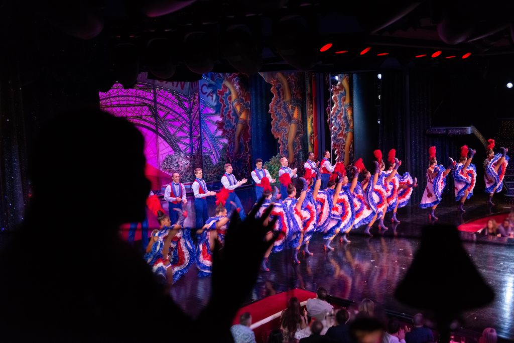 Paris: Seine River Dinner Cruise + Eiffel Tower Access + Moulin Rouge Show