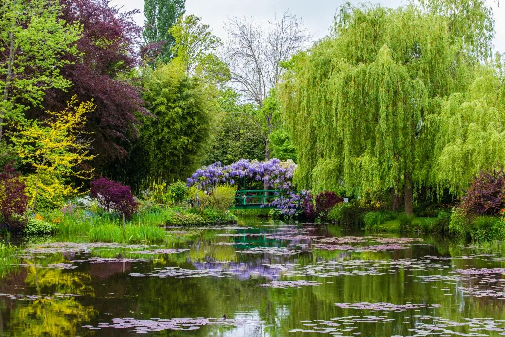 Monet's Garden in Giverny: Half-Day Guided Tour from Paris