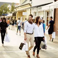La Vallée Village Outlet: Roundtrip from Paris