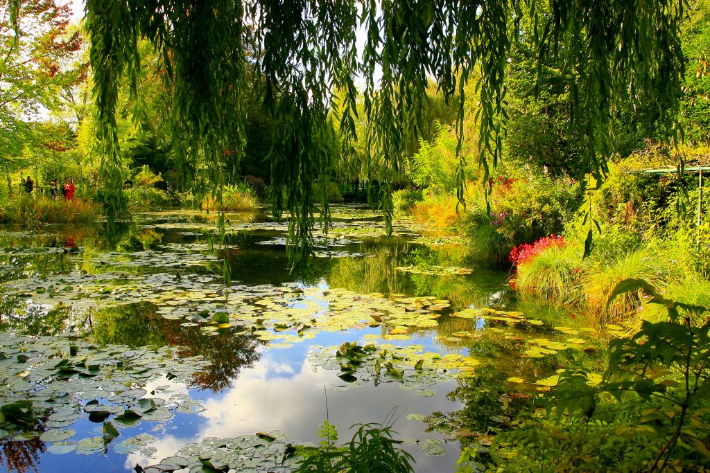 Giverny: Impressionist Day Trip from Paris with Audio Guide