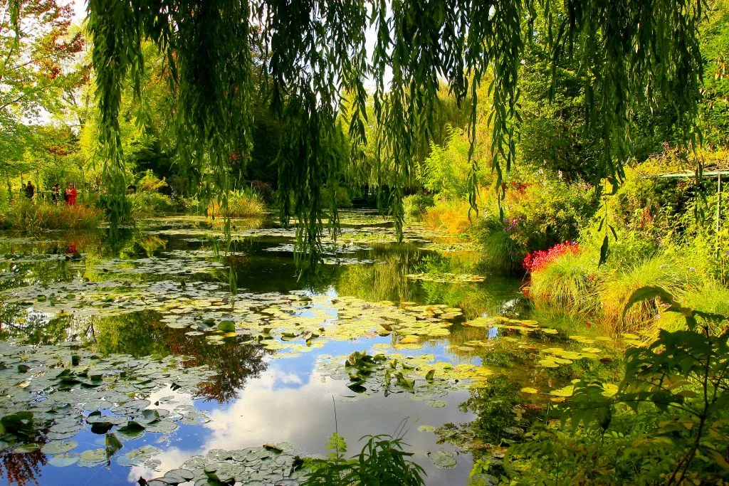 Giverny: Impressionist Day Trip from Paris with Audio Guide