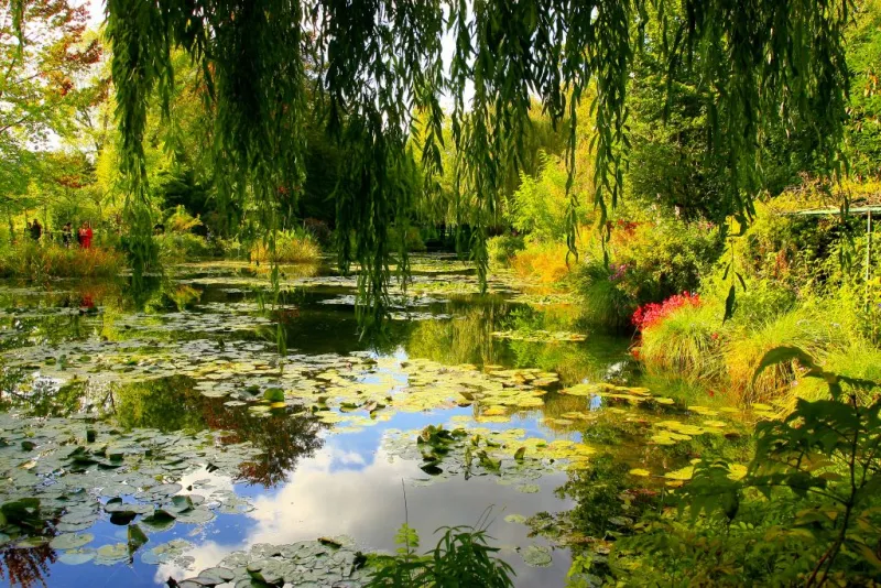 Giverny: Impressionist Day Trip from Paris with Audio Guide