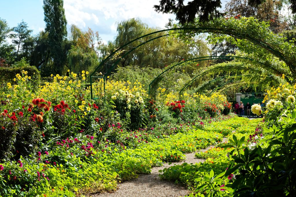Giverny: Impressionist Day Trip from Paris with Audio Guide