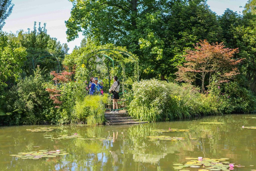 Giverny: Impressionist Day Trip from Paris with Audio Guide