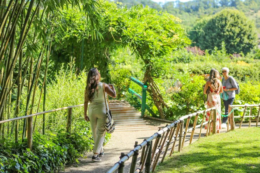 Giverny: Impressionist Day Trip from Paris with Audio Guide