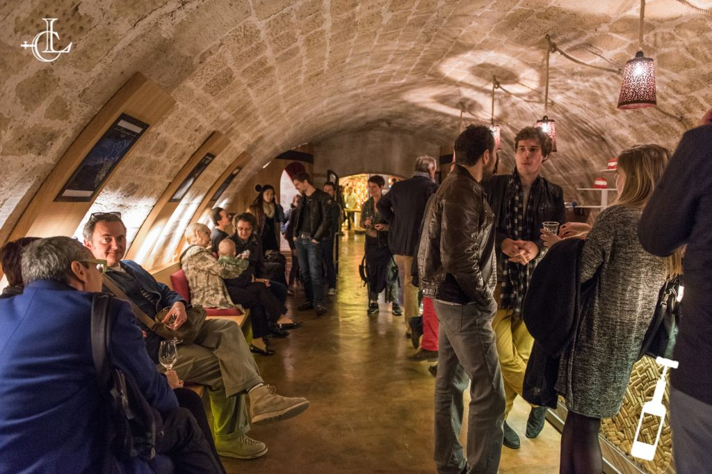 Les Caves du Louvre: Experiência de vinho francês