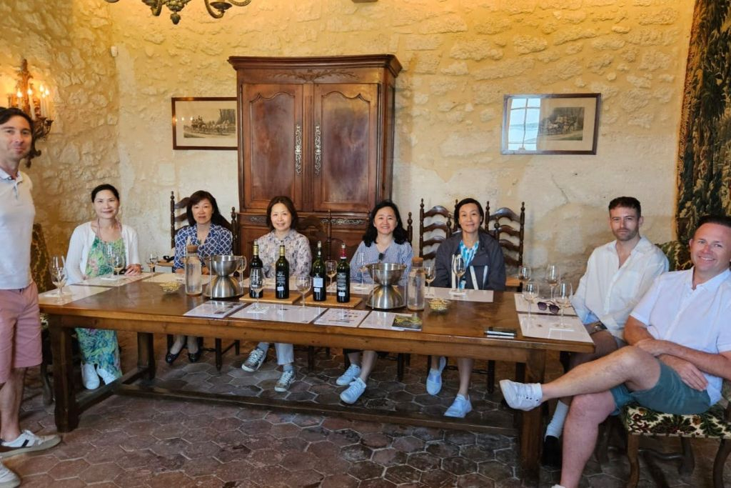 Médoc: Full-Day Wine Tour from Bordeaux