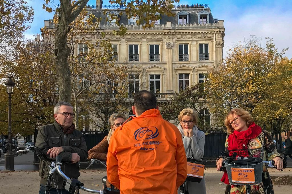 Paris: Hidden Gems Bike Tour