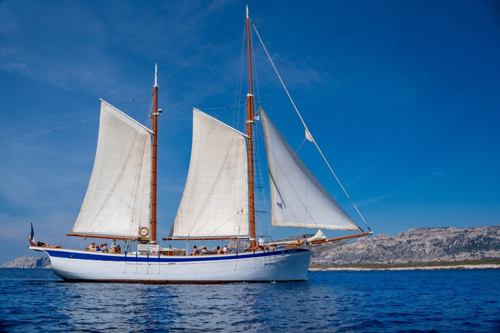 Marseille : Navigation dans les Calanques avec déjeuner et boissons