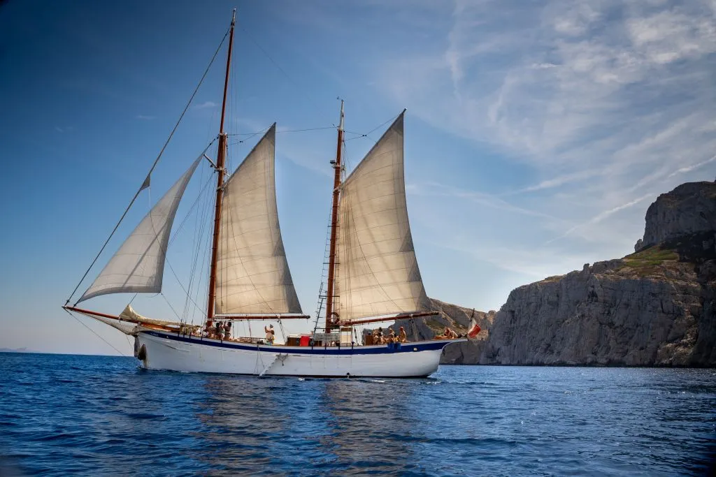 Marseille : Navigation dans les Calanques avec déjeuner et boissons