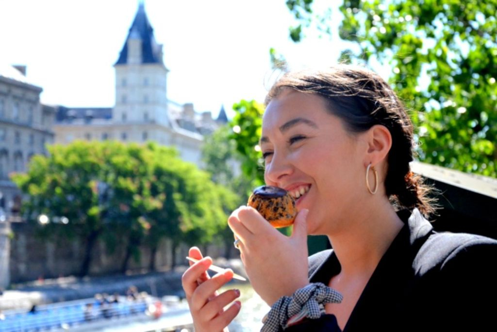 Paris: Champagne and Food Tour
