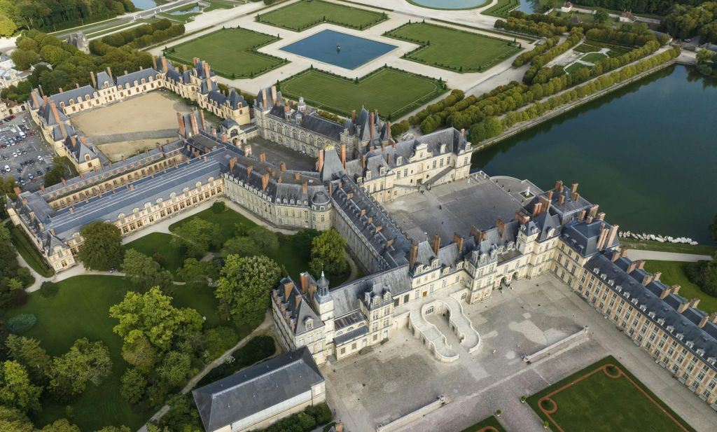 Château de Fontainebleau & Château de Vaux-le-Vicomte: Daytrip from Paris