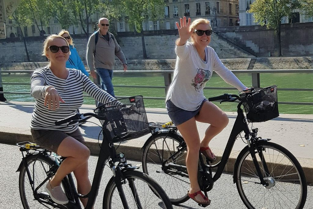 Paris: Charming Nooks and Crannies Tour