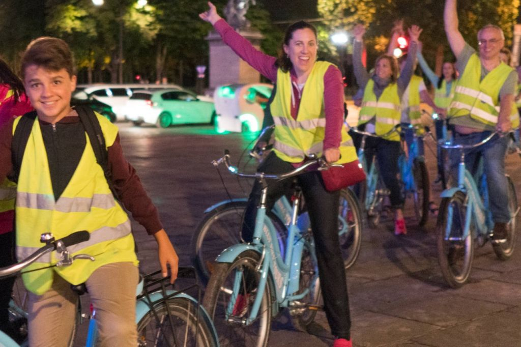 Paris Evening Bike Tour with 1-Hour Boat cruise