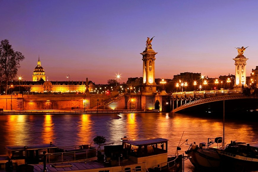 Paris: City Treasures Guided Bike Tour