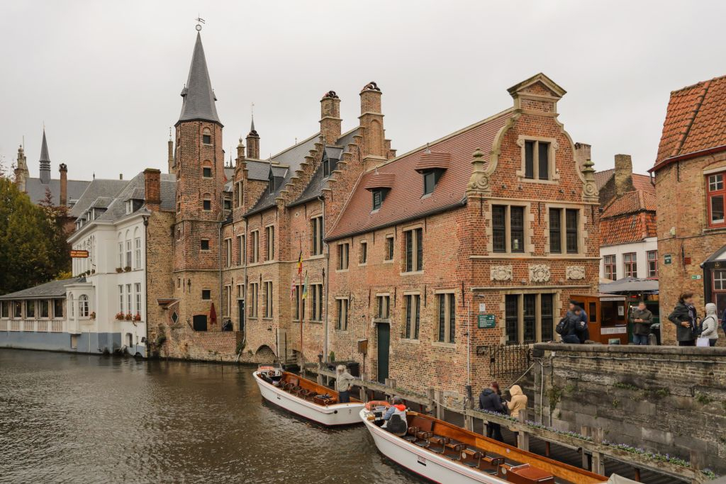 Bruges: Guided Tour from Paris
