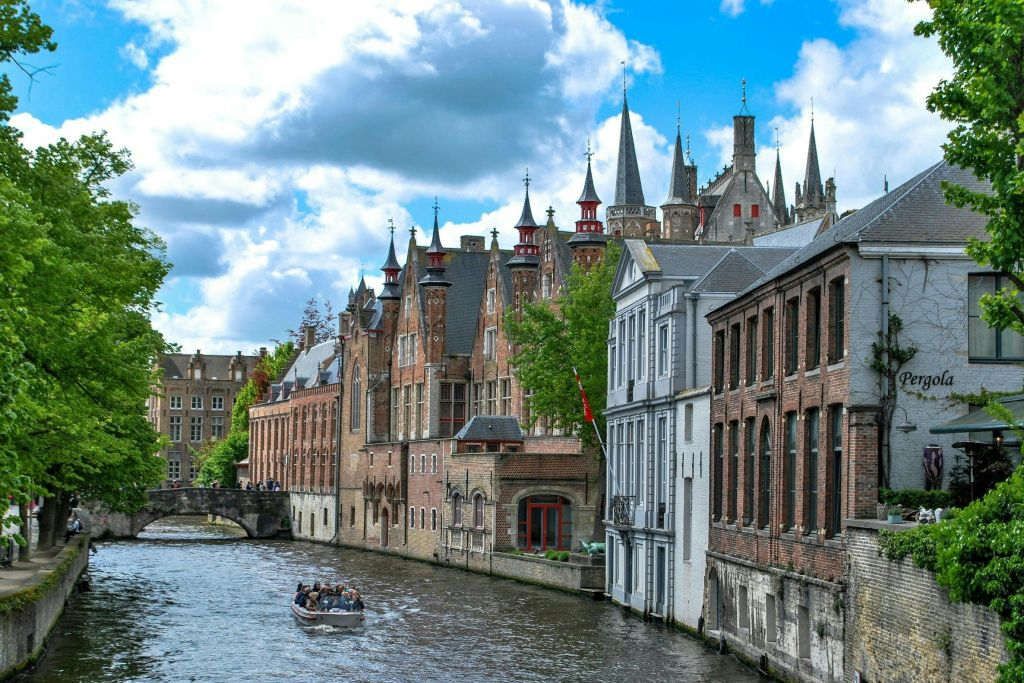 Bruges: Audio-Guided Trip from Paris