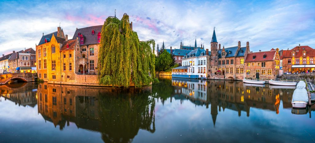Bruges: Audio-Guided Trip from Paris