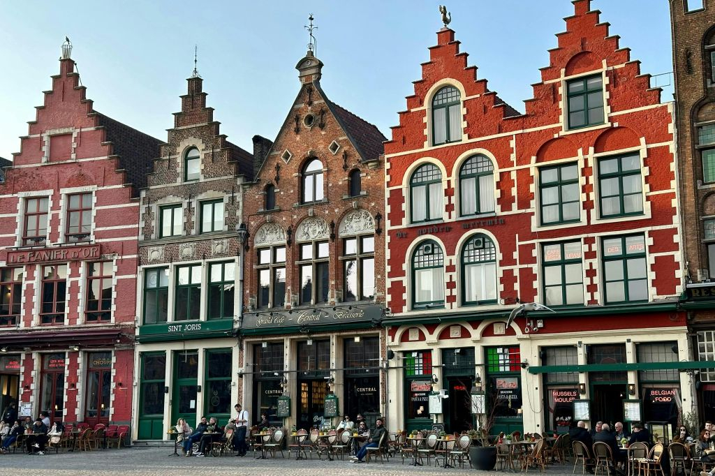 Bruges: Audio-Guided Trip from Paris