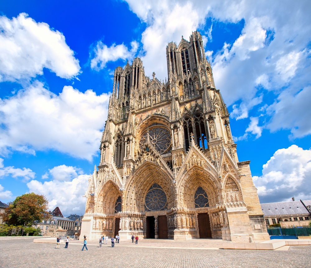 Reims: Cathedral, Vineyard Visit & Champagne Tasting Day Trip from Paris