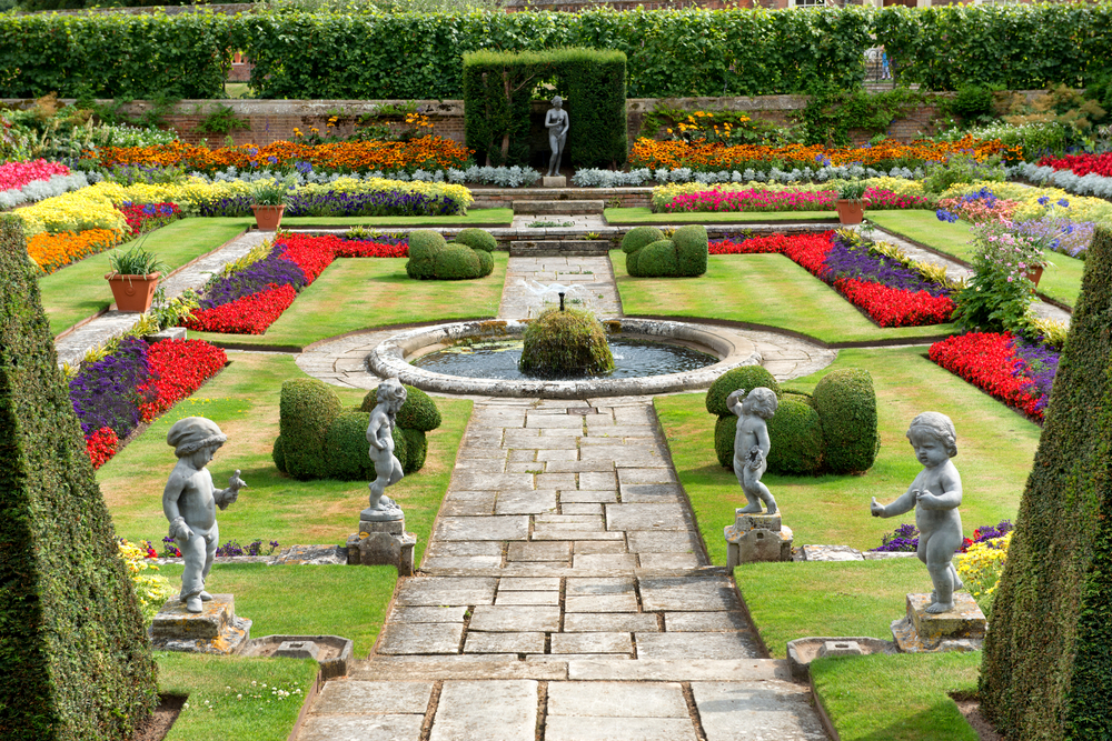 Hampton Court Palace, Gardens & Maze: Entry Ticket