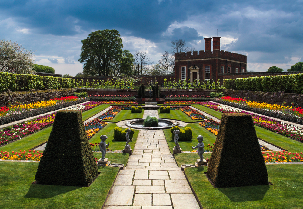 Hampton Court Palace, Gardens & Maze: Entry Ticket
