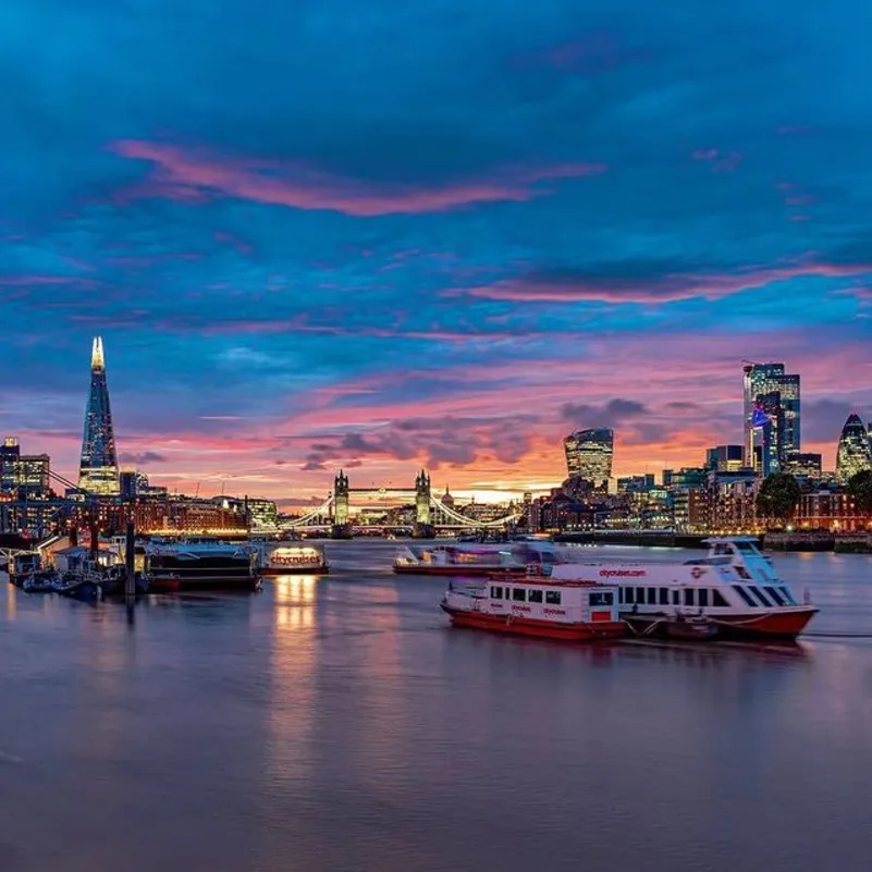 London: Tootbus Hop-on Hop-off Tour + Thames River Cruise