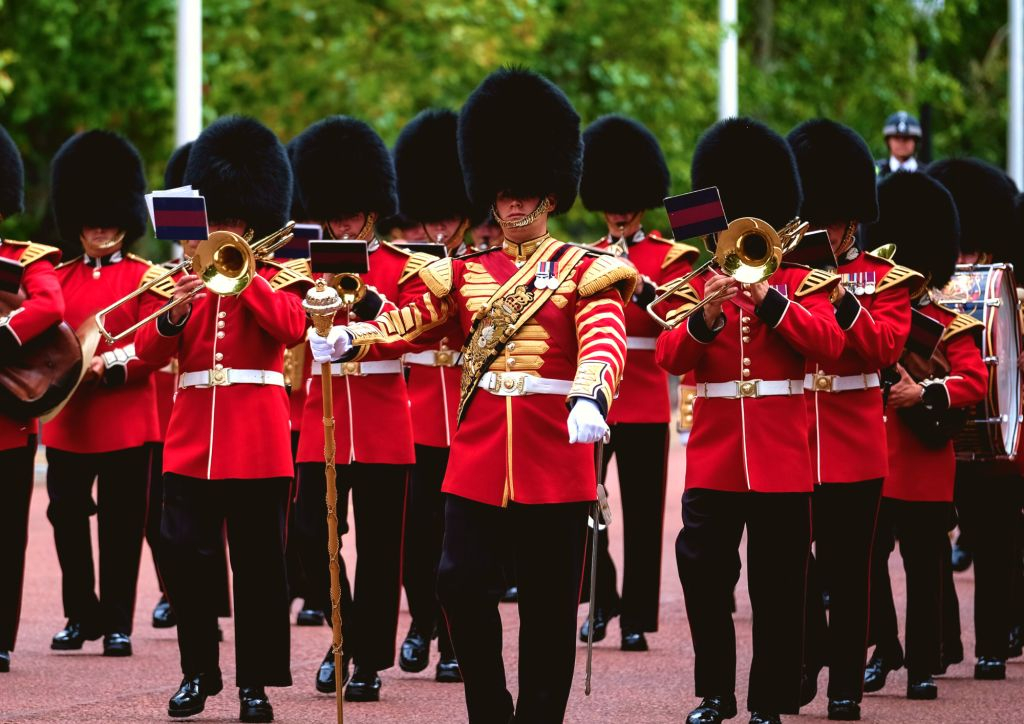 London: Changing of the Guard Walking Tour