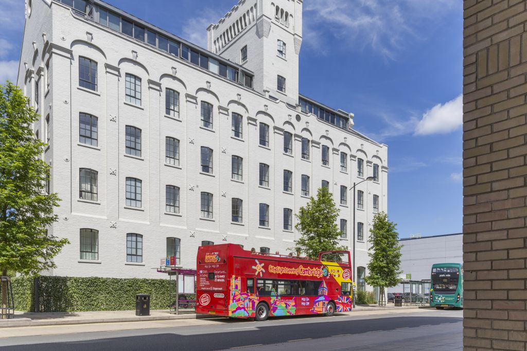 Hop-on Hop-off Bus Cambridge