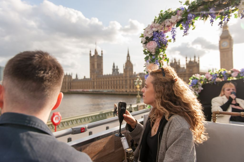 Tootbus London: Bar Bus Tour